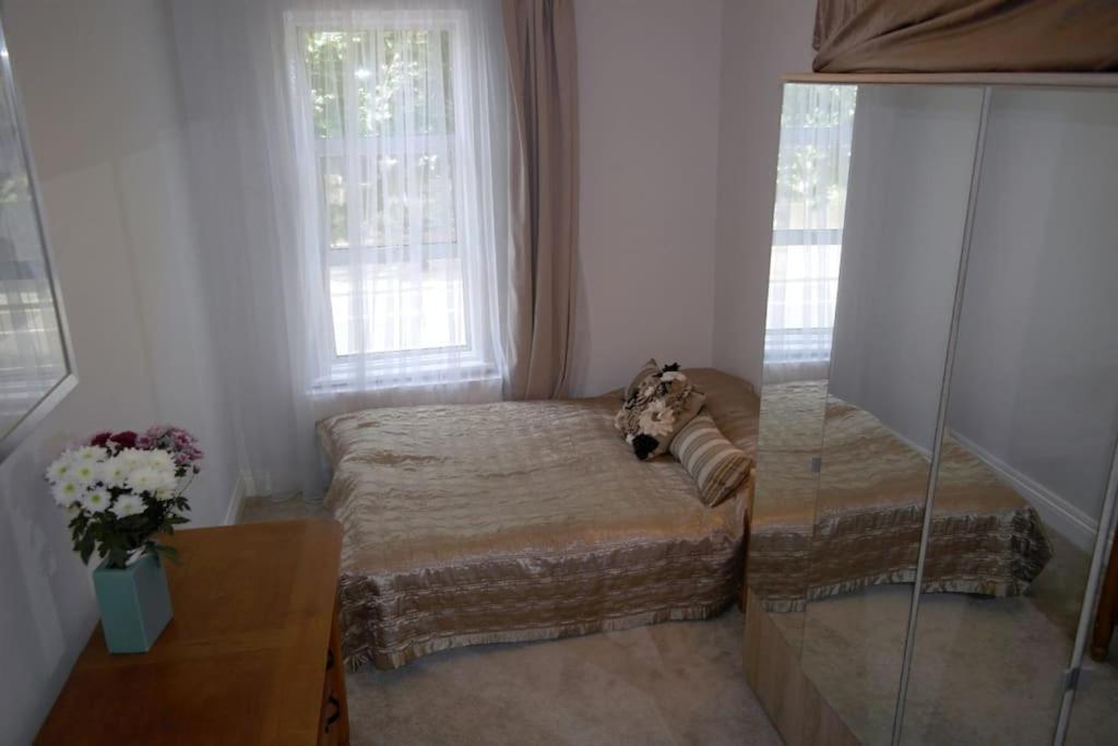 2 Bed Room Flat Near Westfield, West 伦敦 外观 照片