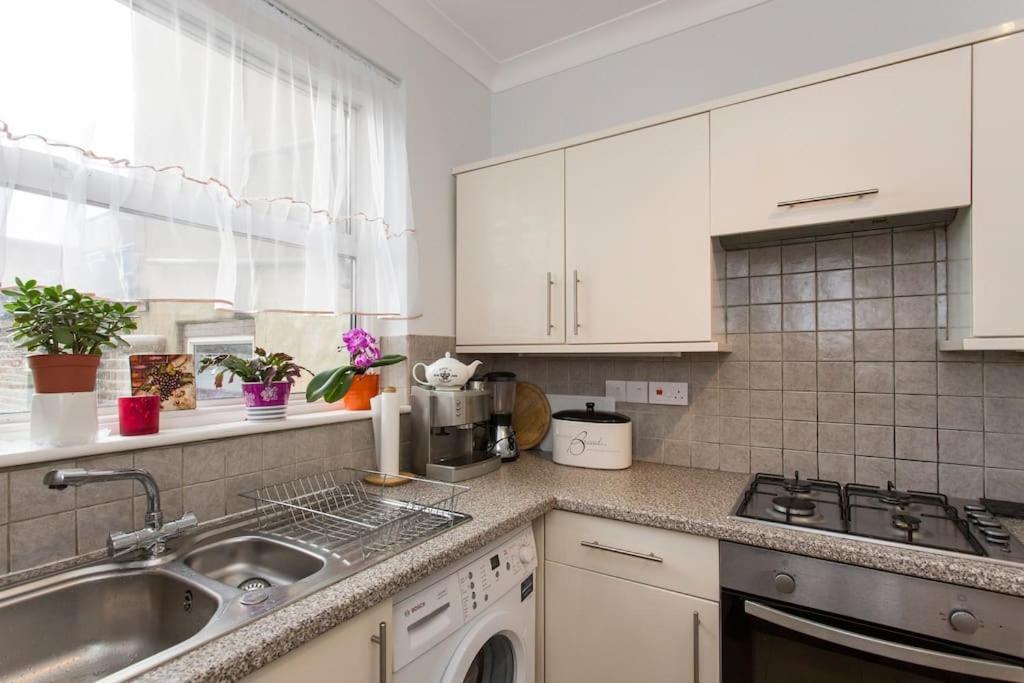 2 Bed Room Flat Near Westfield, West 伦敦 外观 照片